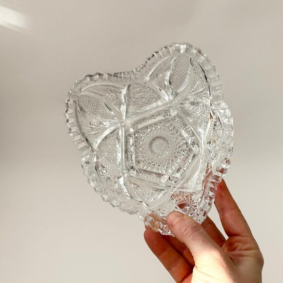 EAPG Imperial Glass NuCut Vintage Relish Heart Shaped Sawtooth Catchall Bowl - Picture 1 of 10
